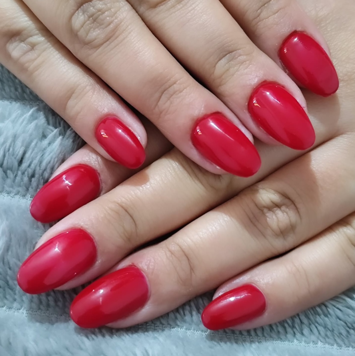 Uñas de gel o acrílico: diferencias, duración y precio en Zaragoza